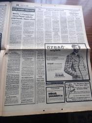 Hürriyet Gazetesi - Turkish Newspaper - 4 Ağustos 1974 - Hürriyet 4 milyonu yeni Yavuz 1 milyonu Hava Kuvvetleri için 5 milyon lira bağışladı - Atina Cenevreyi geri atmak istiyor - Yunan cuntasının şefi CIA ajanıymış - Rauf Denktaş ile Bülent Ecevit 3 defa öpüştüler Fotoğrafı - cumhurbaşkanı Fahri Korutürk komutanlarla yemek yedi - Türk istihbaratı CIA'yı atlatıyor - televizyonda bugün Arsen Lüpen - Türkiye sanayiciler ve İş adamları Derneği Başkanı Feyyaz Berker açıklama yaptı - Çarşamba'nın 4 köyü elektriğe kavuştu - Türkiye İş Bankası - Vakko - 9 sarhoş Erzurum fuarını Teksas'a çevirdi - İskenderun Demir Çelik tesisleri 1975 Ağustosunda işletmeye açılıyor - Bir futbol cinayetinin hikayesi - Altay başkanı Rıdvan Burtecin bu sezon altay'ı zevkle seyredeceksiniz dedi - Şeker Zonguldak maçı 4 dakika eksik oynatılmış bir şampiyonluk elden gidiyor - Beşiktaş'ın en pahalı transferi Sinan Alayoğlu Fotoğrafı - Trabzonspor ilk hazırlık maçını Samsunsporla oynayacak - sıcak savaşın öbür yüzü