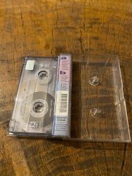 HİLAL ÖZDEMİR - BU BENDEKİ ESKİ YARA - KASET