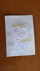 AYDIN MENDERES'İN ORİJİNAL 2'Lİ FOTOĞRAF SETİ - 12,5 x 9 cm EBADINDA - AYDIN MENDERES, EŞİ ÜMRAN POLAT (MENDERES) İLE NİKAH DEFTERİNİ İMZALARKEN ve SONRASINDA ANNESİ BERRİN MENDERES'İ ZİYARET EDERKEN ÇEKİLMİŞ 2 FARKLI KARE. KASIM 1991... ÖZEL ARŞİV