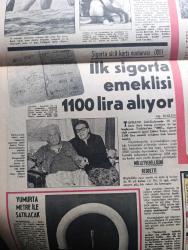 Hürriyet Gazetesi - Turkish Newspaper - 23 Nisan 1972 - 1920'de yazılan tarihi bir belgeyi  açıklıyoruz - Atatürk'ün egemenliğimizi dünyaya duyuran ilk bildirisi - Ulu Önder Atatürk'ün bir gezi sırasında İsmet İnönü ile çekilmiş hiçbir yerde yayınlanmamış fotoğrafı - bugün ulusal egemenlik ve Çocuk Bayramı - genel merkezin alt katında İsmet İnönü çalışırken üst katta Kamil Kırıkoğlu  Genel Başkanı suçladı - hapishane müdiresi Giuliana metresini öldüren mahkumla hücrede basıldı Fotoğrafı - Ayda astronotlar Jeep ile sürat denemesi yaptı - sünnet olan Japon genci Koheri Kıhara Şimdi bir Türk kızı ile evlenme şansım arttı dedi fotoğraf - Tarkan yazan ve çizen Sezgin Burak - gurbetteki sevgili yazan ve çizen Faruk Geç - sigorta sicil kartı numarası 0001 olan Zühtü Tetey ilk sigorta emeklisi olarak 1100 lira alıyor fotoğraf - Jackie Onassis'in kadınlara bir numaralı tavsiyesi Fotoğrafı - Ferhat ile Şirin yazan Metin Soysal Çizen Sedat - bizimkiler çizen Sezgin Burak - Dedektif Nik karikatür