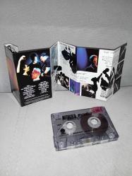 Kaset Metallica Reload albümü. Orijinal. 1997 baskı. A4 şarkısı 10 saniye kayıt yemiş. Kartonet tertemiz.