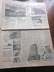 Hürriyet Turizm Gazetesi - Turkish Newspaper - 7 Temmuz 1965 - yeni bir turistik bölge Karadeniz'de serinleyelim harita - Sinop ideal bir tatil köşesidir Fotoğrafı - Rize Kış ortasında bile Bahar kaplıcaları meşhur balığı bol ve ucuz fotoğraf - Film Yıldızı Sevda Ferdağ Puro tuvalet sabunu kullanıyor - Türk siyah havyarcılığının merkezi Karasu Fotoğrafı - yemyeşil sırtlar masmavi deniz İnebolu Fotoğrafı - Mersin balığının şişi köftesi ve pilakisi meşhur - Trabzon denince akla balık gelir Fotoğrafı - sualtı avcılığı - Samsun'da bütün sahiller plaj meşhur matosyan plajı Fotoğrafı - Ordu'nun kumbaşı Çaka ve Güzelyalı plajlarında Deniz sığ ve Kumsal Fotoğrafı - Ordu'nun en iyi lokantası turist otel lokantasıdır - yeşillikler ülkesi Giresun Fotoğrafı - Abana bir cennettir Fotoğrafı - Amasra'ya Allah her şeyi vermiş Fotoğrafı - Akçakoca'da Güneş denizden çıkar denizde batar Fotoğrafı - Amasrada sualtı avcılığı yazan Çeler Alabay - ÇBS boya - Kamil Koç Turizm - yeni Londra asfaltında Ömür