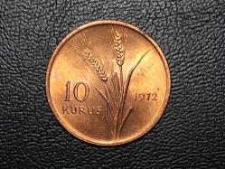 1972 YILINA AİT MADENİ 10 KURUŞ  FAO ( SABAN KILIÇTAN ÜSTÜNDÜR) ÇİL  TCM 1506