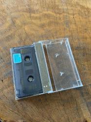 ZÜLFÜ LİVANELİ - SEÇME ESERLER 7 / İSTANBUL KONSERİ - KASET