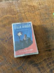 IŞIKLAR SÖNMESİN (ORIGINAL MOTION PICTURE SOUNDTRACK) - MAZLUM ÇİMEN - KASET (JELATİNİNDE)