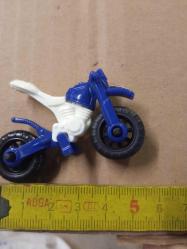 Dv 006 Motor Kinder Sürpriz Yumurta Mini Figür Oyuncak (Siyah - Beyaz ve Mavi - Beyaz 2 Adet)