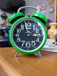 Batı Alman Antika Kurmalı Masa Saati