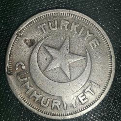 TÜRKİYE  1935  10 KURUŞ  HALİYLE AZ VURUK