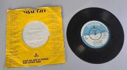 YAŞAR ÖZEL - YEŞİL GÖZLERİNDEN MUHABBET KAPTIM, BİR NİSAN AKŞAMINDA 45 LİK PLAK 8,5+ KOND.