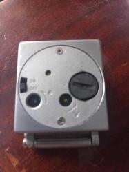 Dugena Pil takıldığında  saniye çalışıyor .Akrep ve yelkovan  çalışmıyor  45 mm x 50 mm Kibrit kutusu büyüklüğünde Açılır kapanır kapaklı metal kasa