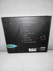 Cd Yasemin Mori hayvanlar albümü. Orijinal. Kitapçık mevcut. Dinlemeyi etkilemeyen çizikler var sorunsuz çalışıyor koleksiyonluk