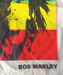 BOB MARLEY BOYA BASKILI AMERİKA MALI BEZ KOL ÇANTASI.  HİÇ KULLANILMADI. KOLEKSİYONLUK VE KULLANIMLIK BÜYÜK BOY