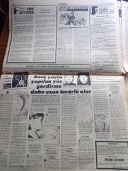 Halka ve Olaylara Tercüman Gazetesi - Turkish Newspaper - 9 Ağustos 1982 - Amerika dışında hiçbir ülke Esenboğa saldırısı için resmi tepki göstermedi - Esenboğa'da iki saat 15 dakika süren operasyonda ikinci Ermeni terörist de polisler tarafından vurularak ele geçirildi Fotoğrafı - İki Ermeni teröristin sovyet yönetiminde Hammuriye Kampında eğitim gördükleri sanılıyor - fransa'daki Ermeni teşkilatı ASALA adına açıklama yaptı - Kanlı Esenboğa baskınında ölü sayısı 8'e yükseldi - Kahraman polis memuru Atilla Bahşi şehit oldu - Levon Ekmekçiyan vuruldu - Şehit Emniyet Müdürü Hamdi Yahyaoğlu'nun anası vatan sağ olsun dedi fotoğraf - bu Ermeni davası nasıl başladı yazan Mehmet Bican - Maliye Bakanı Adnan Başer Kafaoğlu yüzde 30 enflasyon başarıdır dedi - Analar ağlıyor yazan Ahmet Kabaklı - milletin sesi yazan Rauf Tamer - Esenboğa havalimanı baskınından fotoğraflar  - güreşçi Yusuf Cambaz Kleptoman ithamlarına cevap verdi fotoğraf - Pele ve Dino Zoff kupa ile taraftarı selamlarken Fotoğraf