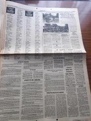 Halka ve Olaylara Tercüman Gazetesi - Turkish Newspaper - 9 Ağustos 1982 - Amerika dışında hiçbir ülke Esenboğa saldırısı için resmi tepki göstermedi - Esenboğa'da iki saat 15 dakika süren operasyonda ikinci Ermeni terörist de polisler tarafından vurularak ele geçirildi Fotoğrafı - İki Ermeni teröristin sovyet yönetiminde Hammuriye Kampında eğitim gördükleri sanılıyor - fransa'daki Ermeni teşkilatı ASALA adına açıklama yaptı - Kanlı Esenboğa baskınında ölü sayısı 8'e yükseldi - Kahraman polis memuru Atilla Bahşi şehit oldu - Levon Ekmekçiyan vuruldu - Şehit Emniyet Müdürü Hamdi Yahyaoğlu'nun anası vatan sağ olsun dedi fotoğraf - bu Ermeni davası nasıl başladı yazan Mehmet Bican - Maliye Bakanı Adnan Başer Kafaoğlu yüzde 30 enflasyon başarıdır dedi - Analar ağlıyor yazan Ahmet Kabaklı - milletin sesi yazan Rauf Tamer - Esenboğa havalimanı baskınından fotoğraflar  - güreşçi Yusuf Cambaz Kleptoman ithamlarına cevap verdi fotoğraf - Pele ve Dino Zoff kupa ile taraftarı selamlarken Fotoğraf