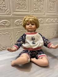 hikayeli ağlayan porselen bebek