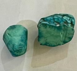 %100 orjinal doğal Hakiki 192 karat Turkuaz Firuze 2 adet takılık işlenmemiş taşlar