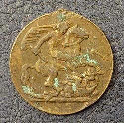 Yunanistan, Küçük Boyda Madalyon/Para. Altın Sikkelerde de Bulunan Aynı Tasarıma Sahip, At Üzerinde Ejderhayı Öldüren Aziz George İle Kraliçe Victoria'nın Tasviri Yer Almaktadır. 1800'ler. Yazısız. Bronz (1.21 gr/15 mm) Çok Nadir/Haliyle.