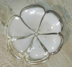 19711-BEYAZ RENK GONCA YAPRAĞI AVİZE CAMI