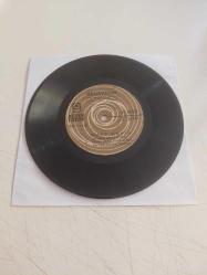 Tennur Solak / Suat Sayın ‎– Şeytana Uyduk Bir Kere - 1975 Türkiye Basım 45'lik Plak /Kapaksız