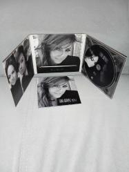 Cd Ebru Gündeş beyaz albümü. Orijinal. Dinlemeyi etkilemeyen çizikler var sorunsuz çalışıyor.