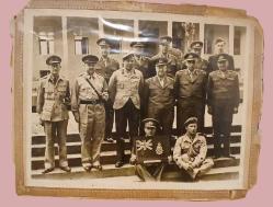 Avustralya Anzak Karargahı'nda Türk Subayları  1949  Ölçü: 21x27 cm.