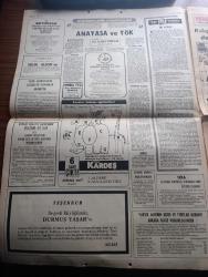 Milliyet Gazetesi - Turkish Newspaper - 12 Eylül 1982 - Londra'da eyleme hazırlanan iki Ermeni terörist yakalan ermeni terörist yakalandı - Türkiye'nin Burgaz başkonsolosluğu idari ateşesi Bora Süelkan'ın öldürülmesi olayı ile ilgili soruşturma Fotoğrafı - 12 Eylülün ikinci yılı - Milli Eğitim Bakanı Hasan Sağlam Türkçe'den kalanlara bir sınav hakkı daha tanınacak - Başbakan Bülend Ulusu ucuz para politikasına dönülmeyecek - Nükhet Duru genç kızları güzellik yarışmasına çağırıyor Fotoğrafı - Banker Kastelli'yi yargılayacak hakim Hüseyin Yücel kıt kanaat geçiniyor Fotoğrafı - cumhurbaşkanı anayasa mahkemesinin kararlarına itiraz edebilecek - Bursa hayvanat bahçesindeki Lassi isimli Aslan üçüz doğurdu - Gary Grant ve Sophia Loren küçük sanatçılarla birlikte yüzen evde Fotoğrafı - Abdülcanbaz çizen Turhan Selçuk - Dünya grekoromen güreş şampiyonası Katowiçe'de sürüyor - Serhat Karadağ madalya arıyor Fotoğrafı - 13. Atletizm şampiyonası noktalanıyor - Mehmet Terzi bugün maraton koşuyor