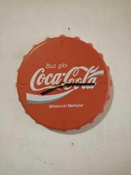ORİJİNAL DÖNEM ÜRÜNÜ COCA COLA KAPAK FORMUNDA DUVAR SAATİ..