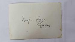 TÜRK FİZİKÇİ ve MATEMATİKÇİ PROF. FEZA GÜRSEY'İN ORİJİNAL FOTOĞRAFI - 18 x 12 cm EBADINDA - FEZA GÜRSEY KADRAJA POZ VERİRKEN ÇEKİLMİŞ BİR KARE