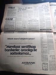Milliyet Gazetesi - Turkish Newspaper - 20 Ağustos 1981 - ürkek fiyatlar yazan Mehmet Barlas Başmakale - Alparslan Türkeş ve 586 MHP'li mahkemede Fotoğrafı - sanık MHP'lilerden Mamak cezaevinde bulunanlar salona daha önce alındılar - 2 terörist Mustafa Özgenç ile İsmet Şahin'in idamları onaylandı - İstanbul'da 3'ü kız 16 Devrimci Kurtuluş örgütü militanı yakalandı - Mevhibe İnönü kendi gelinliğini giyen torunu Gülsün'ü yaşlı gözlerle izledi Fotoğrafı - Başbakan yardımcısı Turgut Özal hedefim 90 kiloya düşmek Fotoğrafı - görüşmeye devam yazan Sami Kohen - Alamanya Alamanya yazan Aziz Nesin yazı dizisi - Abdülcanbaz çizen Turhan Selçuk - MHP davası yazan Teoman Erel - Kawa Red örgütünden 13 kişi yakalandı - Yurdun dört köşesinden futbol - 13. Balkan yüzme şampiyonasında ülkemizin altın madalya ümidi Murat Özüak görülüyor Fotoğrafı - Sakaryaspor kulüp başkanı Tuncer Tepe - Kırkpınar bitti ve Arap da yenildi dedikodu bitmedi Fotoğrafı - Galatasaray Ankaragücü'ne 3 1 yenildi