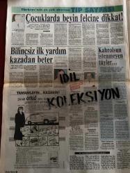 HAFTA SONU DERGİ - GAZETESİ EKSTRA EKİ DOĞUM GÜNÜ HEDİYESİ (TURKİSH -MAGAZINE - NEWSPAPER) - TAM TAKIM 8 SAYFADIR - 17 HAZİRAN 1988 - Sayı:25 - Küçük Emrah’ın sek alemi-Oya Başarır-Turgut Özal-Havva Kopan-Oya Asya-Osman Soyer-Margaret Soyer-Ahu Tuğba-Ahmet Kaya-Zeynep Ekren-Asım Ekren-Bülent Ersoy-Yüksel Uzel-Atik Berberoğlu-Matild Manukyan-Osman Kavran-Tina Hagel Quest-Güngör Turhan-Matild Manukyan-Osman Kavran-Doğan Çorbacıoğlu-Seyhun Akter-Murat aykoç erginöz-Hakan Aslan-çeçilya-Niyazi kaymaz- tuluğ Çizgen-Emel Müftüoğlu-meraklı melahat-Zeki Başeskioğlu-Aysel Gürel-Hasan Aslan-Kamil Çetin-Sertaç Korhan-Nilgün Saraylı-Hakan Aslan-Cem Duna-Hülya konuk-Ateş böceği Ercan ve Ateş böceği Yalçın-Halil bağış-Fatma Girik-Hülya Avşar-Coşkun Sabah-Meltem Doğanay-Ayşe Sezer-Sezer güvenirgil-Ertürk yöndem-Seyhan Soylu