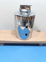 MSÇ7---İKİ ADET KÜL TABLASI VE ESKİ GAZLI MASA ÇAKMAĞI -ÇALIŞMIYOR