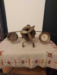 Büyük Saatli ve Termometreli Metal Uçak