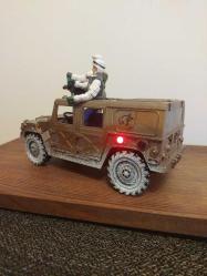 Jeep ve 2 Adet Askeri Figür