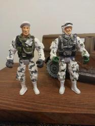 Jeep ve 2 Adet Askeri Figür