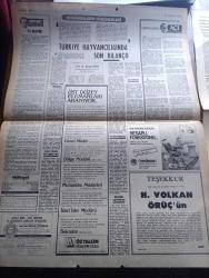 Milliyet Gazetesi - Turkish Newspaper - 29 Temmuz 1980 - Süleyman Demirel karikatürü çizen Bedri Koraman - 2'si sağ eylemci 5 hükümlü Sivas cezaevinden kaçtı - Suluova'da 4 terörist baba oğulu öldürdü - Bülent Ecevit hükümetin terörü hızlandıran bir bölümü ile ilişki kesmeye niyeti yok - Muhsin Batur - Turan Güneş - İran'da tutuklanan gazeteci Hami Sami Coşar serbest bırakıldı - AP Bitlis milletvekili Abidin İnan Gaydalı Bitlis Hizan yolu bu sezon bitmezse Adalet Partisinden istifa ederim dedi - İzmir belediye başkanı İhsan Alyanak taburcu oldu - İstanbul belediyesi sovyetlerden mal karşılığı 25 Loder 7 jeneratör aldı fotoğraf - bedelli askerlik yapacaklar 2 ay eğitim için Burdur'a gidecek - iyi oluyor yazan Refik Erduran - dayanışma yazan Mümtaz Soysal - enerji ve tabii kaynaklar bakanı Esat Kıratlıoğlu Bu yıl yakacak sıkıntısı söz konusu değil - SDP Genel Başkanı Cenan Bıçakçı MHP Adalet Partisini teslim aldı dedi - hisse senedi tahvil ve bankerler - SEKA ucuz ambalaj kağıdı sağlıyor