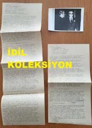 TÜRKİYE CUMHURİYETİ ESKİ DIŞİŞLERİ BAKANI VAHİT HALEFOĞLU'NUN ORİJİNAL AJANS-BASIN FOTOĞRAFI ve GÖRSELLE ALAKALI HABER METİNLERİ SETİ - FOTOĞRAF 18 x 12 cm EBADINDA - 2 ADET HABER METNİ SAYFALARININ BİRİ 69 cm DİĞERİ İSE 41 cm UZUNLUĞUNDADIR - 30 EYLÜL 1987 - VAHİT HALEFOĞLU, BİRLEŞMİŞ MİLLETLER GENEL SEKRETERİ GENERAL JAVIER PEREZ DE CUELLAR İLE AYNI KAREDE... NEW YORK'TAN SELİM ATALAY BİLDİRİYOR. TÜRKİYE ile YUNANİSTAN ARASINDAKİ KIBRIS SORUNU!.. YUNANİSTAN DIŞİŞLERİ BAKANI PAPULİAS, BİRLEŞMİŞ MİLLETLER GENEL KURULU'NDA. ABD'NİN KIBRIS KONUSUNDAKİ TAVRI!.. ROSANNE RIDGWAY, RAUF DENKTAŞ... ABD'NİN TÜRKİYE ve YUNANİSTAN'LA İLİŞKİLERİ. YUNANİSTAN'LA MÜZAKERELER BAŞLIYOR. GÖZLEMCİLER NE DİYOR? 29 MART BELGESİNDEN NEDEN BAHİS YOK? REAGAN'IN KONGREYE GÖNDERDİĞİ KIBRIS RAPORU. VAHİT HALEFOĞLU'NUN ABD DIŞİŞLERİ BAKANI GEORGE SHULTZ'LA NEW YORK'TA YAPTIĞI GÖRÜŞME