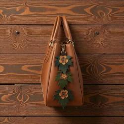 El Yapımı Deri Çanta Süsü 2