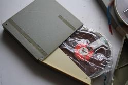 KUTUSUNDA MAKARALI TEYP BANDI TOPLAM 5 ADET HEPSİDE GÖNDERILECEKTIR (İ4 KASA