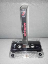 Kaset Death Oath pernicious conjure. Yerli Türk Death metal grubunun ilk albümü. Orijinal Zihni Müzik. İyi durumda sorunsuz çalışıyor koleksiyonluk