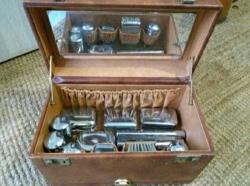 Vintage deri çantalı berber seti