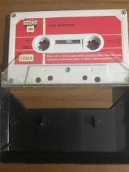 İZZET ALTINMEŞE kaset (kartoneti yok)