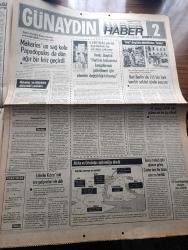 Günaydın Gazetesi - Turkish Newspaper - 5 Ağustos 1977 - CHP'deki muhalif grup ısrar ediyor Bülent Ecevit'ten başka bütün yöneticiler değiştirilmelidir - Deniz Baykal günaydın muhabiri Ahmet Kadıbeşegil ile Fotoğrafı - Ticaret bakanı Agah Oktay Güner çarşıda yumurta kontrolu yaptı fotoğraf - Amerikan kongre üyelerinin kendi ağzından ambargonun içyüzü röportaj Ertuğrul Akbay - Mısır ölen Makarios için yas tutmada Yunanistan'ı geçti - Makarios için İngiltere'de bayrakların yarı indirilmesi tepki gördü Fotoğrafı - Fırt dergisinden seçmeler - Borsa bankerler - 06 Ankara yazan Can Pulak - Trabzonspor ile Rus lokomotif Takımı Mersinli Cihat Erbil için oynuyor fotoğraf - Samsunsporlu futbolcuların eşleri kampa baskın yaptı fotoğraf - Fenerbahçe Yarın Ankaragücü ile oynayacak - basketbolcu Gülseren Gönül'ün boyunun uzaması ameliyatla önlenecek Fotoğrafı - Levent Kırca fotoğraf - Nesrin Sipahi 8 şarkı söyleyecek Fotoğrafı - televizyonda gördüklerimiz - Küçük Ev dizisi 20.50'de televizyonda