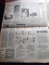 Hürriyet Gazetesi - Turkish Newspaper - 29 Mayıs 1977 - Bülent Ecevit ile Süleyman Demirel iktidar diğerleri ortaklık istiyor - Süleyman Demirel herkes denenmiştir meydanlarda eser gösterebilen sadece Adalet Partisidir - Bülent Ecevit 5 Haziran seçimlerinde kara silahları ak oylarımızla yeneceğiz - Alparslan Türkeş MHP'ye verilen her oy milliyetçilerin yumruğunu güçlendirecek - Necmettin Erbakan 43 milyon hakta birleşeceğiz ve yeniden büyük Türkiye'yi kuracağız - Behice Boran bu seçimlerin en büyük özelliği TİP'in seçimlere katılmasıdır - balat'ta yağ fabrikasında korkunç yangın Fotoğrafı - il il seçim tahminleri - CHP Mardin milletvekili Kanço Aşireti Ahmet Türk taraftarları ile AP'li Necimoğulları arasında çıkan kavgada 4 kişi öldü - İstanbul üniversitesi'nde de seçim var - yurtta Dünyada 7 Gün 7 Olay - Metin Toker'in not defterinden - kadın polis dizisinin saati değişti - bizimkiler karikatür - televizyonda bugün - Ulusoy Turizm - Charles Bronson sonunda  KGB ajanı oldu Fotoğraf