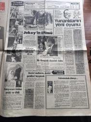 Hürriyet Gazetesi - Turkish Newspaper - 12 Eylül 1982 - Avrupa'da Ermeni avı - Ermeni katillerinin yardımcısı 3 dişi Şeytan Margret Alek ve Suzi - Londra'da ve Zürih'te eyleme hazırlanan silahlı ve bombalı 3 terörist yakalandı - öldürülen Burgaz konsolosluğumuz idare ateşesi Bora Süelkan'ın Ailesi perişan Fotoğrafı - POL DER başkanı polis Kadir Boztimur Rızgari örgütünün lideri çıktı Fotoğrafı - Türkçe kurbanlarına Yarın müjde var - 60'lık anne Fadime Kavakçı bebeğini dua ede ede emzirdi Fotoğrafı - Banker Kastelli tutuklandı - cumhurbaşkanı Anayasa mahkemesi kararlarının yeniden görüşülmesi isteyebilecek - evlilikte cinsel sorunlar - olaylar ve insanlar yazan Hasan Pulur - Prenses Diana fazla kiloları için rejimde Fotoğrafı - Almanya'da cadılar ayini Fotoğrafı - güreşçimiz Salih Bora yüzümüzü ağarttı Fotoğrafı - Beşiktaşlı Samet Aybaba Bir akın kesiyor Fotoğrafı - futbol federasyonu Başkanı Yılmaz Tokatlı - İzmir fuarı'nın çiçeği burnunda assolisti Nesrin Topkapı Nurhan Damcıoğlu ile