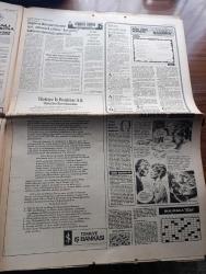 Hürriyet Gazetesi - Turkish Newspaper - 14 Mart 1982 - Başbakan Bülend Ulusu'nun 6. Basın toplantısı iki saat sekiz dakika sürdü Fotoğrafı - vergi gelirleri tahmininde yanılınca Turgut Özal bahsi kaybetti Fotoğrafı - İstanbul eski Belediye başkanlarından Ahmet İsvan DİSK yöneticileri davasında 53. Sanık oldu fotoğraf - bayan profesör Sezin Karadede sahte rapor vermekten yargılanacak - İzmir'de TKEP üyesi Seyit Konuk İbrahim Ethem Coşkun Ve Necati Vardar idam edildi - Hora gemisi bakıma alındı - Bayan Kaddafi vitrin bakıyor - Ya Lozan'ın kurduğu denge ne olacak yazan Oktay Ekşi - olaylar ve insanlar yazan Hasan Pulur - bugün büyükanne Claudia Cardinale 43 Raquel Welch 41 Jane Fonda 44 yaşında hala çekiciler Fotoğrafı - Akbank - Fenerbahçe Bursaspor'u Bahtiyar Yorulmaz ile geçti  Fotoğrafı - altın madalya için koşacak olan Mehmet Yurdadön Fotoğrafı - Galatasaray Eskişehirspor Maçı - Almanın Türk düşmanlığında yeni oyunu 120 Türk aile evde atılıyor - kanserli bacağa ameliyatla protez