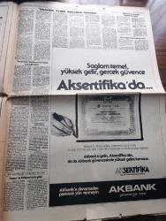 Hürriyet Gazetesi - Turkish Newspaper - 14 Mart 1982 - Başbakan Bülend Ulusu'nun 6. Basın toplantısı iki saat sekiz dakika sürdü Fotoğrafı - vergi gelirleri tahmininde yanılınca Turgut Özal bahsi kaybetti Fotoğrafı - İstanbul eski Belediye başkanlarından Ahmet İsvan DİSK yöneticileri davasında 53. Sanık oldu fotoğraf - bayan profesör Sezin Karadede sahte rapor vermekten yargılanacak - İzmir'de TKEP üyesi Seyit Konuk İbrahim Ethem Coşkun Ve Necati Vardar idam edildi - Hora gemisi bakıma alındı - Bayan Kaddafi vitrin bakıyor - Ya Lozan'ın kurduğu denge ne olacak yazan Oktay Ekşi - olaylar ve insanlar yazan Hasan Pulur - bugün büyükanne Claudia Cardinale 43 Raquel Welch 41 Jane Fonda 44 yaşında hala çekiciler Fotoğrafı - Akbank - Fenerbahçe Bursaspor'u Bahtiyar Yorulmaz ile geçti  Fotoğrafı - altın madalya için koşacak olan Mehmet Yurdadön Fotoğrafı - Galatasaray Eskişehirspor Maçı - Almanın Türk düşmanlığında yeni oyunu 120 Türk aile evde atılıyor - kanserli bacağa ameliyatla protez