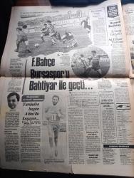 Hürriyet Gazetesi - Turkish Newspaper - 14 Mart 1982 - Başbakan Bülend Ulusu'nun 6. Basın toplantısı iki saat sekiz dakika sürdü Fotoğrafı - vergi gelirleri tahmininde yanılınca Turgut Özal bahsi kaybetti Fotoğrafı - İstanbul eski Belediye başkanlarından Ahmet İsvan DİSK yöneticileri davasında 53. Sanık oldu fotoğraf - bayan profesör Sezin Karadede sahte rapor vermekten yargılanacak - İzmir'de TKEP üyesi Seyit Konuk İbrahim Ethem Coşkun Ve Necati Vardar idam edildi - Hora gemisi bakıma alındı - Bayan Kaddafi vitrin bakıyor - Ya Lozan'ın kurduğu denge ne olacak yazan Oktay Ekşi - olaylar ve insanlar yazan Hasan Pulur - bugün büyükanne Claudia Cardinale 43 Raquel Welch 41 Jane Fonda 44 yaşında hala çekiciler Fotoğrafı - Akbank - Fenerbahçe Bursaspor'u Bahtiyar Yorulmaz ile geçti  Fotoğrafı - altın madalya için koşacak olan Mehmet Yurdadön Fotoğrafı - Galatasaray Eskişehirspor Maçı - Almanın Türk düşmanlığında yeni oyunu 120 Türk aile evde atılıyor - kanserli bacağa ameliyatla protez