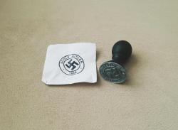 İKİNCİ DÜNYA SAVAŞI ALMANYA - NAZİ ADOLF HİTLER ASKERİ MÜHÜR - ROZET - MADALYA C3848