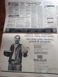 Hürriyet Gazetesi - Turkish Newspaper - 19 Ocak 1982 - Fransız Danıştayının kararı Türkiye'de Ermenilere baskı yapılmıyor - sandık cinayetinin faili Banu Ergüder cezaevinden çıktı - Haydar Acar Banu Ergüder'i cezaevinde sevdi Fotoğrafı - ASALA Türk konsolosluğunu işgal eden ve bir süredir açlık grevi yapan 4 teröristle ilgili olarak Fransa'ya yeni tehditler savurdu - çalınan silahlar hakkında Birleşmiş Milletlerden açıklama bekliyoruz - KTFD eski Maliye Bakanı Rüstem Tatar'ın 3 yıla kadar hapsi isteniyor - 1 milyarlık Hora Gemisinin altı midye bağladı - Güler Sabancı kendime ayıracak zamanım yok Fotoğrafı - çökertilen Apocu'lardan aranan sadece 65 kişi kaldı - Apocuların lideri Abdullah Öcalan da arananlar arasında Fotoğrafı - 7662 anarşist aranıyor - 16 yaşındaki çekiççimiz Murat Elçin'e ünlü Alman atletizm otoritesi Robert Keil hayran kaldı Fotoğrafı - antalyalılar Galatasaray'ı gördüğü yerde alkışlıyor - Erhan Önal Fenerbahçe'de - Ornella Muti seks kokan afiş yüzünden  dava açtı
