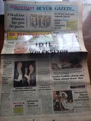 Hürriyet Gazetesi - Turkish Newspaper - 31 Aralık 1981 - Kenan Evren demokrasiye dönüş takviminde bir yaprak daha açtı seçim 83 sonbaharında - Kenan Evren neler dedi - Atatürk filminin çekimleri tamamlandı Atatürk rolünü Fransız Andre Mussche oynuyor Fotoğrafı - 2 Türk Tedhişçi bir ermeni ile beraber İngiltere'de yakalandı - Zenci basketçiler yılbaşı için Amerika'dan sevgililerini getirtti Fotoğrafı - Turgut Özal eşi Semra Özal ile İstanbul'da dinleniyor İstanbul'da dinleniyor Fotoğrafı - yılbaşı gecesi 9 saat ekran başındayız - 1981 Zeki Müren ile biterken yeni yıl Nesrin Topkapı ile başlayacak Fotoğrafı - Olaylar ve insanlar yazan Hasan Pulur - yeni yıl tebrik mesajları - ÇBS yeni yılınızı kutlar - Türk Pirelli yeni yılınızı kutlar - Banker Kastelli - Turgut Özal ile müzik şiir yemek biraz da ekonomi üzerine sohbet - Fenerbahçe'de Trabzonspor'da yeneceğiz diyor - Salih Bora yüzümüzü güldürdü - 41,5 milyon harcayıp 125 madalya kazandık - halterde rekor makinesi Rıza Nazlıgül Fotoğrafı